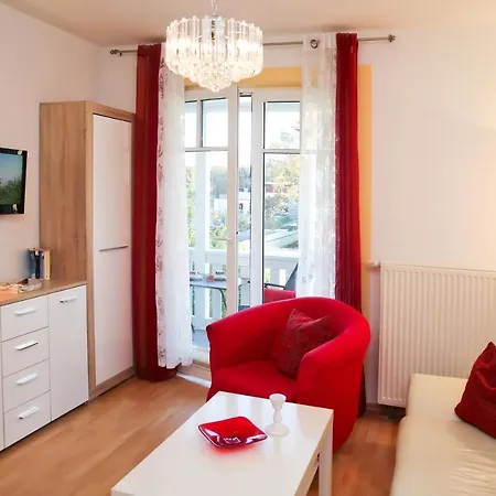 Strandschloesschen 19 Апартаменты Кюлунгсборн